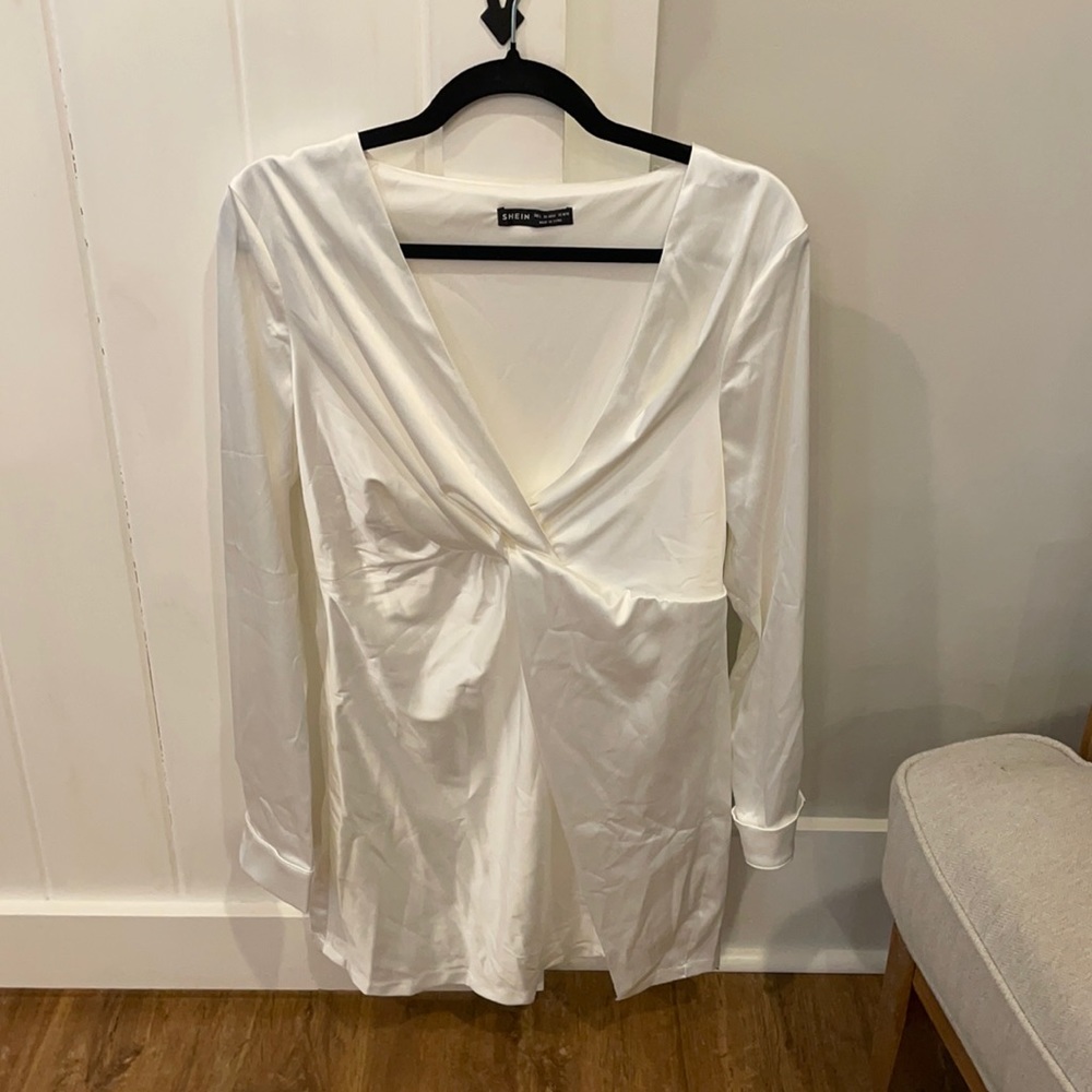 White long sleeve satin dress